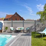 Haus Zum Seehund Mit Pool, Garten Und Tischtennisplatte Bensersiel