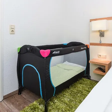 Haus Zum Seehund Mit Pool, Garten Und Tischtennisplatte