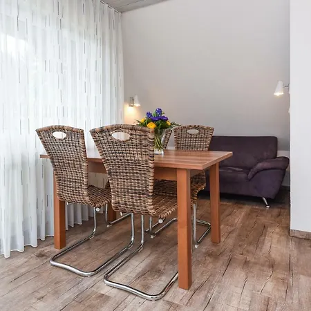 Haus Zum Seehund Mit Pool, Garten Und Tischtennisplatte 贝塞尔