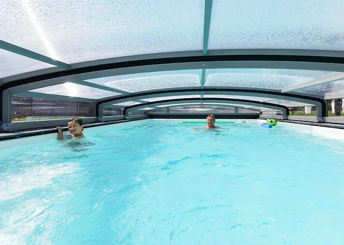 Haus Zum Seehund Mit Pool, Garten Und Tischtennisplatte アパート ベンサージール