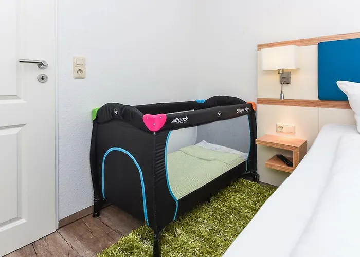 Haus Zum Seehund Mit Pool, Garten Und Tischtennisplatte